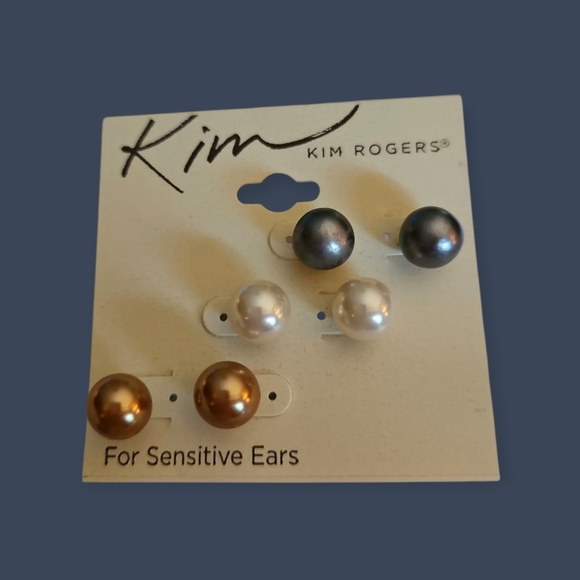 3/$30 KIM ROGERS Pearl Stud Earrings Set - Picture 1 of 4